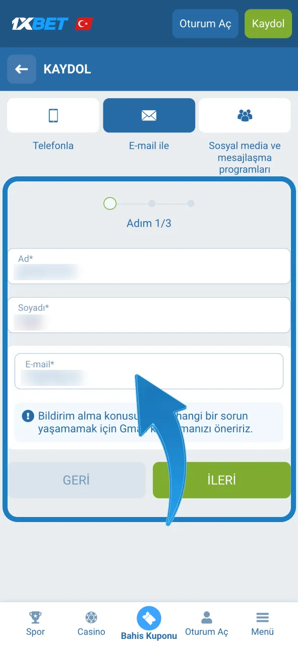 1xBet kayıt formunda ad ve e-posta bilgilerini eksiksiz gir.